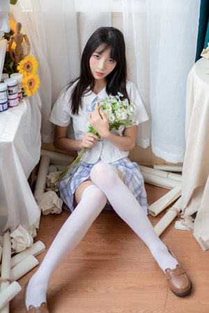 衣服被扒开强摸双乳扒开屁股作文