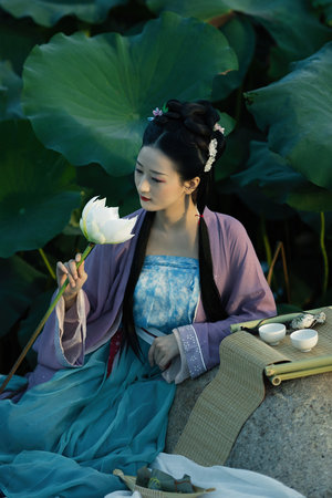 舌头伸进去摸G点她感到舒服吗