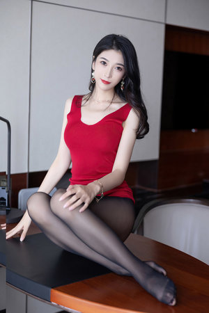 淫荡姐姐色诱弟弟勾引做爱吞精