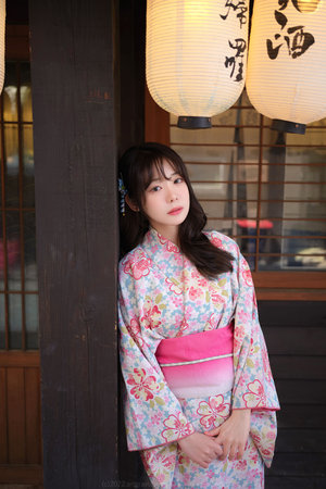 16岁粉嫩初中高中女生跳舞