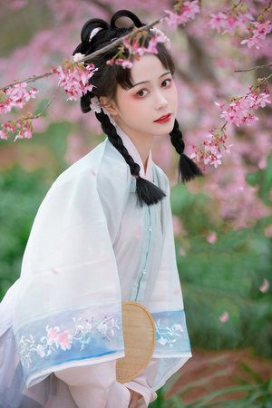 韩国草原青春无码自慰直播