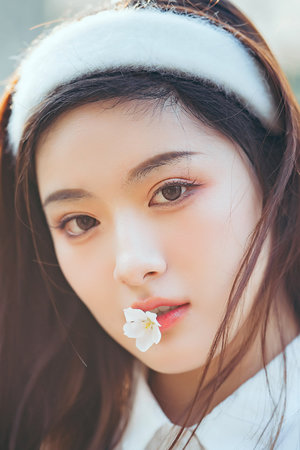 美女被绑住