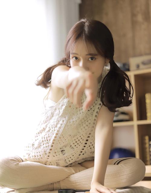 四个女仔三个bar粤语