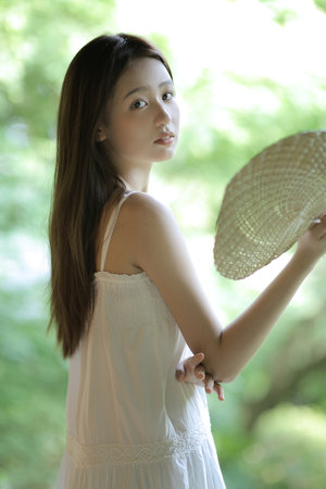 四大美女大学生