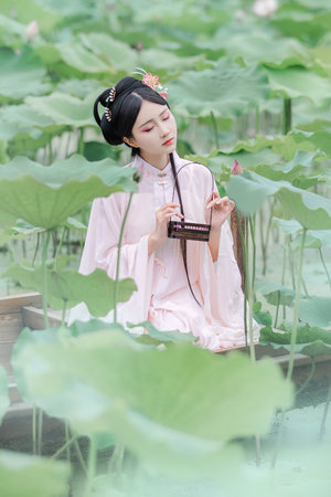 japanese日本护士xxx爽