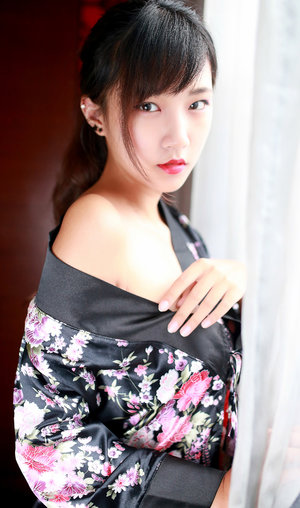 动漫人物打扑克