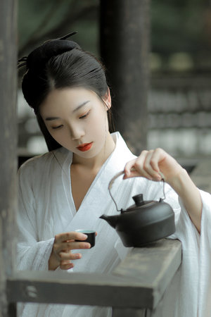 被继子连续侵犯的妻子